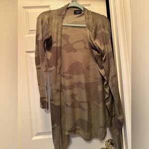Long vici camo print long open cardigan size small